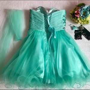 Mint Graduation dress, perfect condition